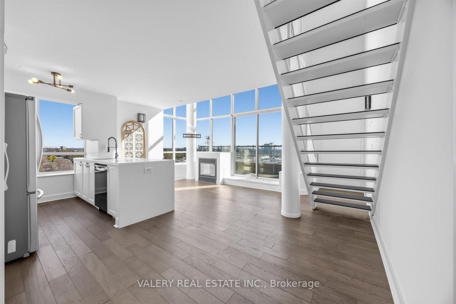 250 Manitoba Street  #827