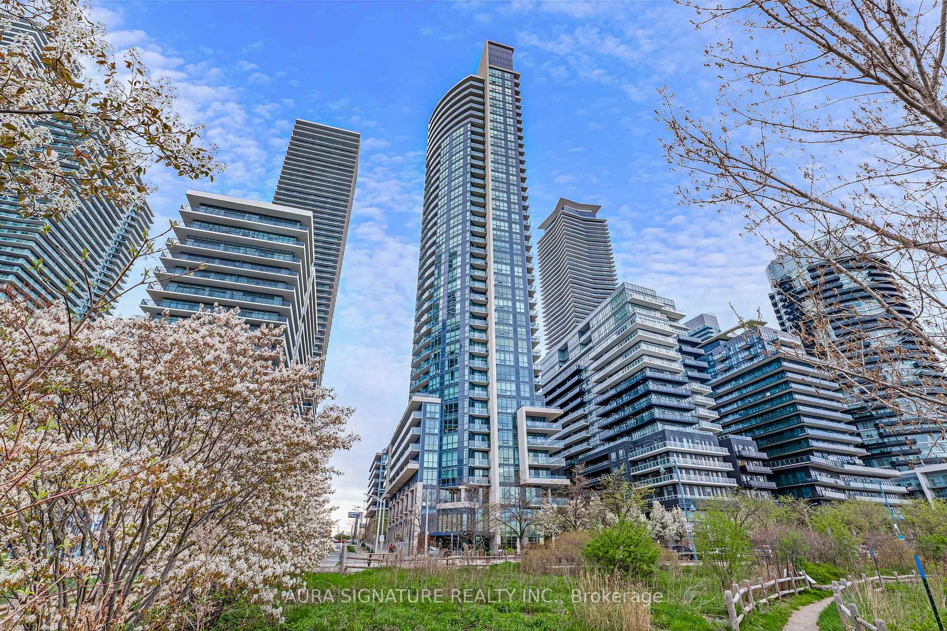 59 Annie Craig Drive  #1004