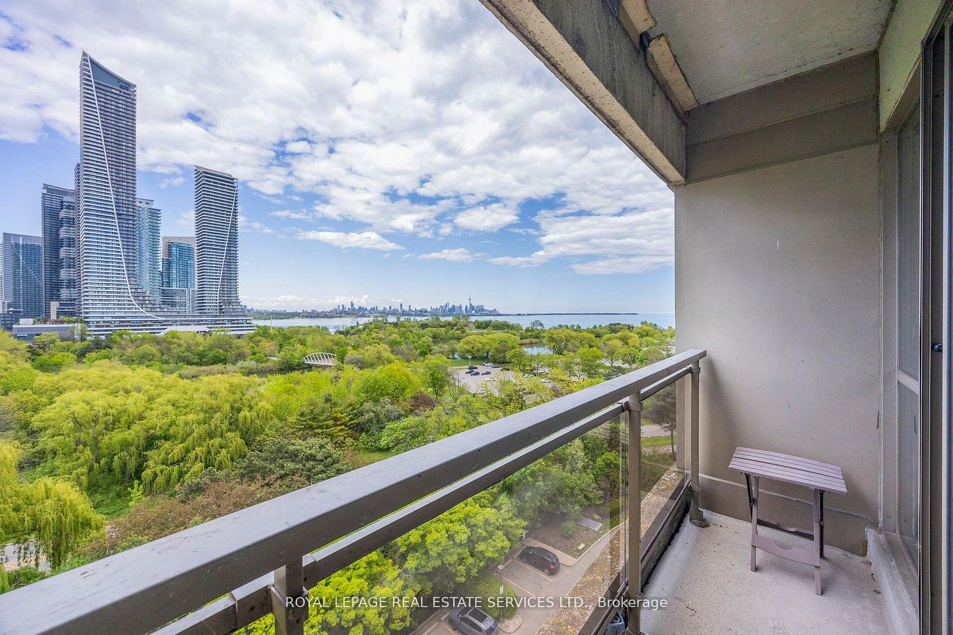 2261 Lake shore Boulevard W #1010