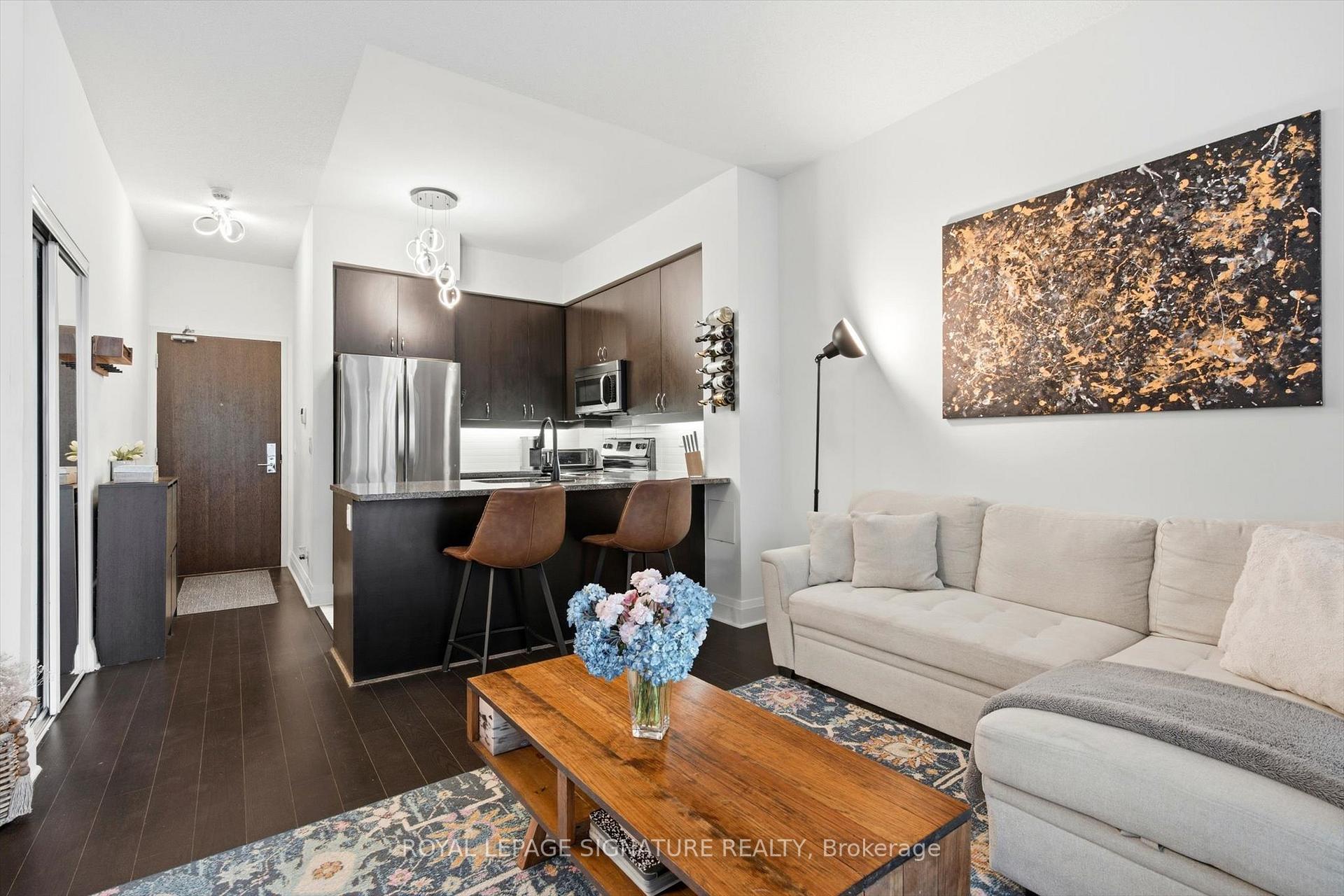 1185 The Queensway N/A  #527