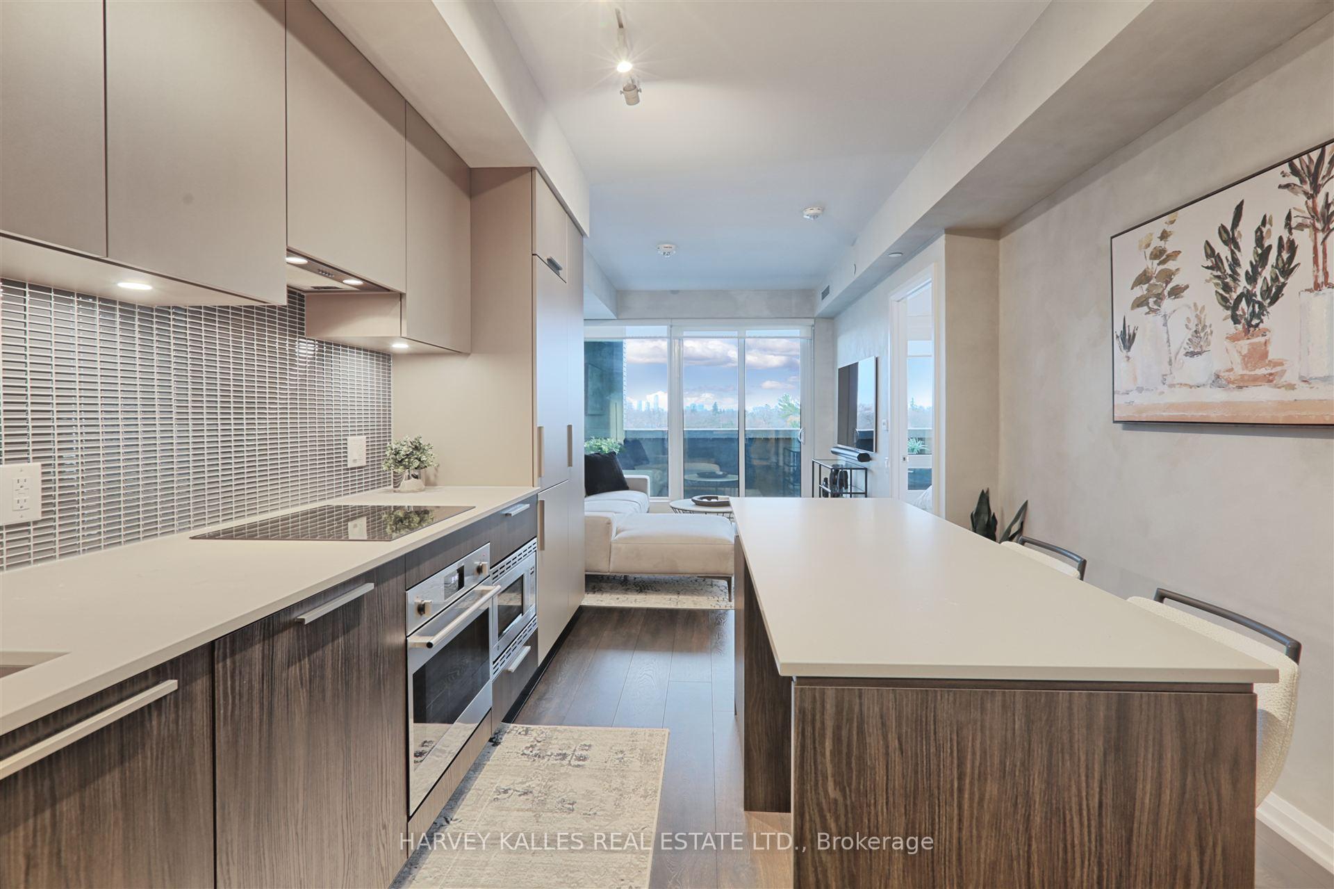 4208 Dundas Street W #412