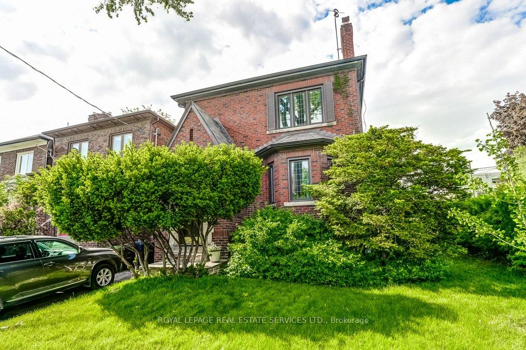 2 Larkin Avenue 