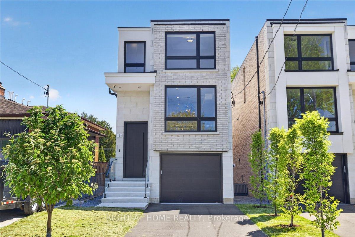 15B ROSEMEADE Avenue 