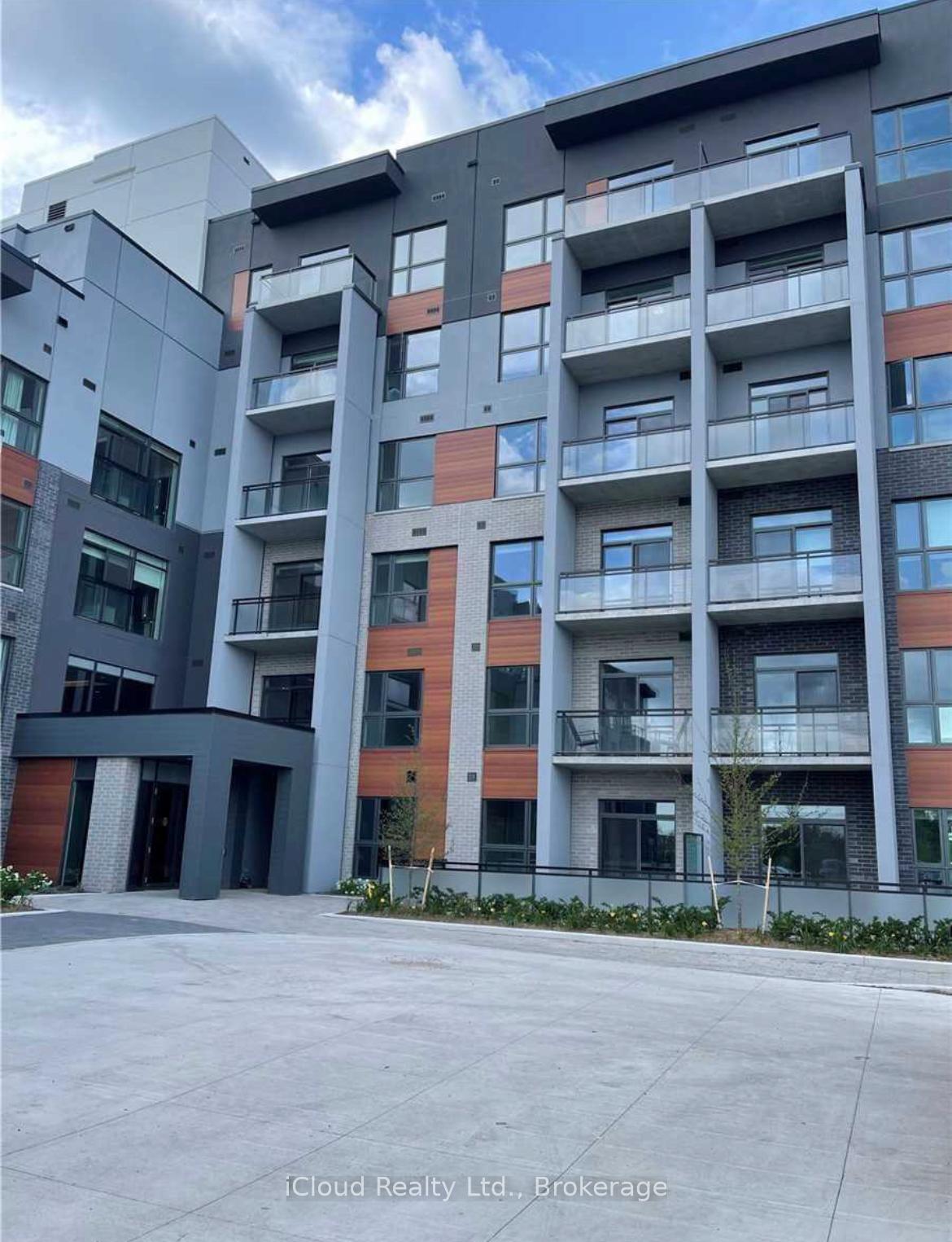 95 Dundas Street  #325