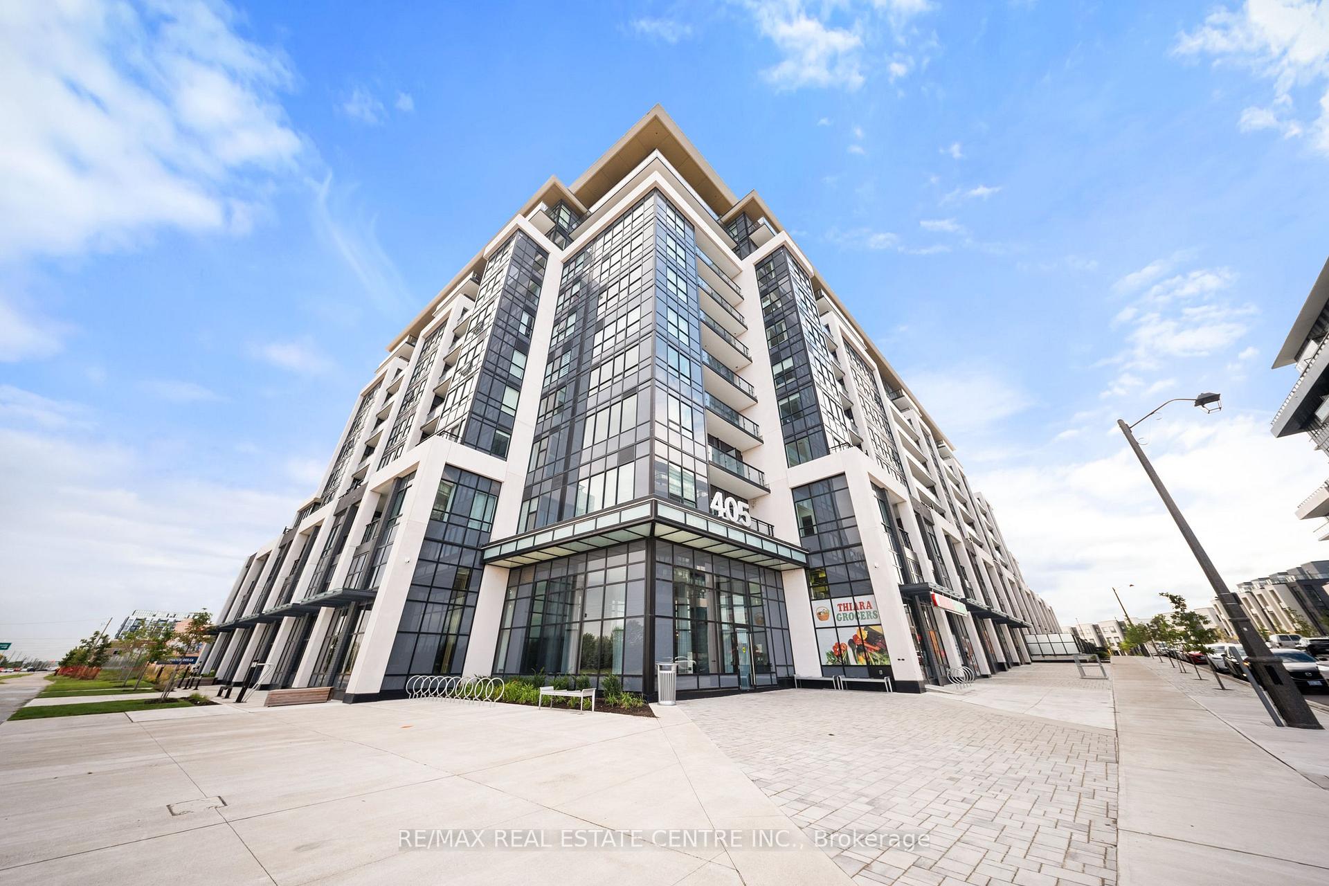 405 Dundas Street W #316