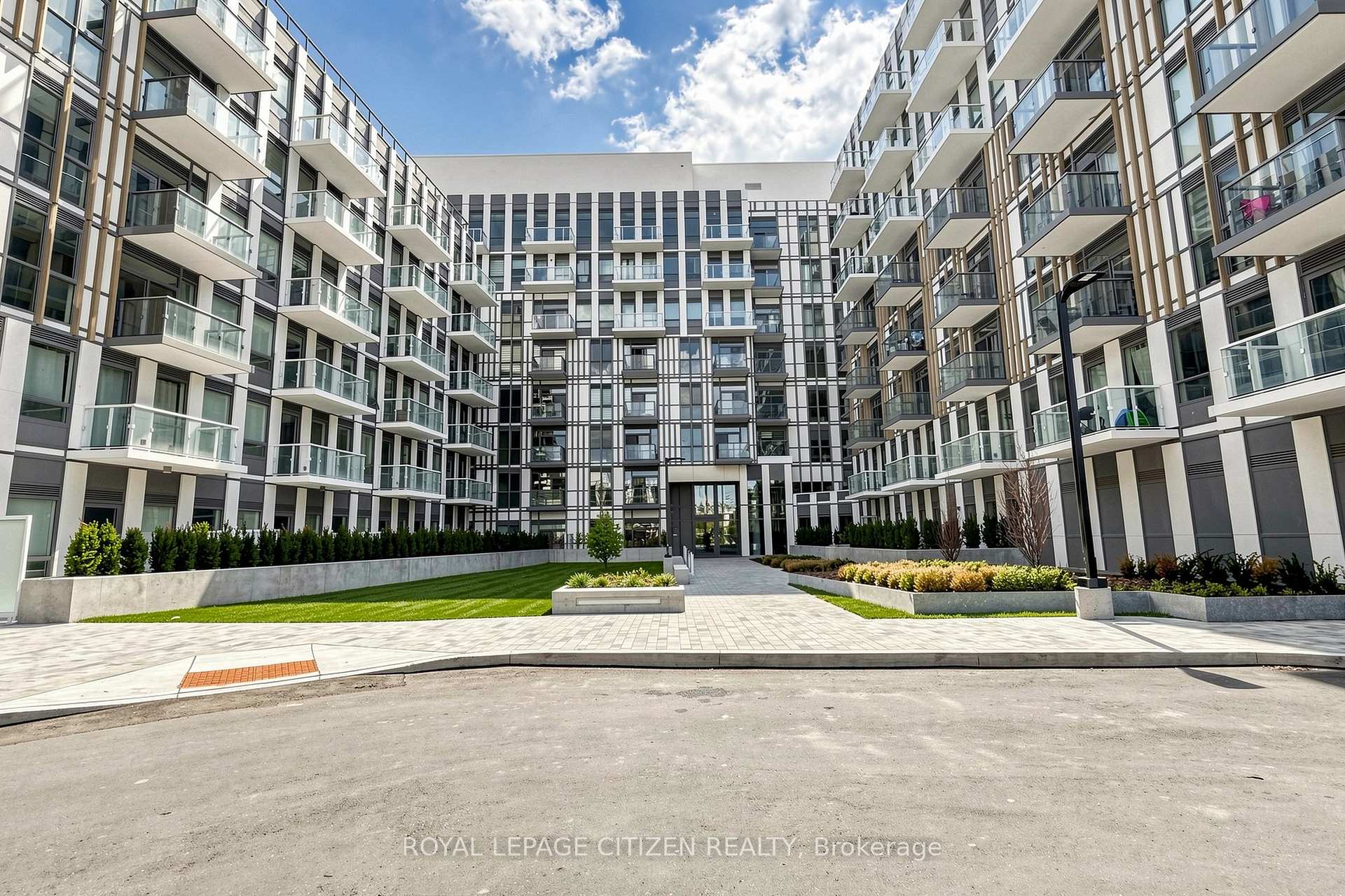 1005 Dundas Street E #347