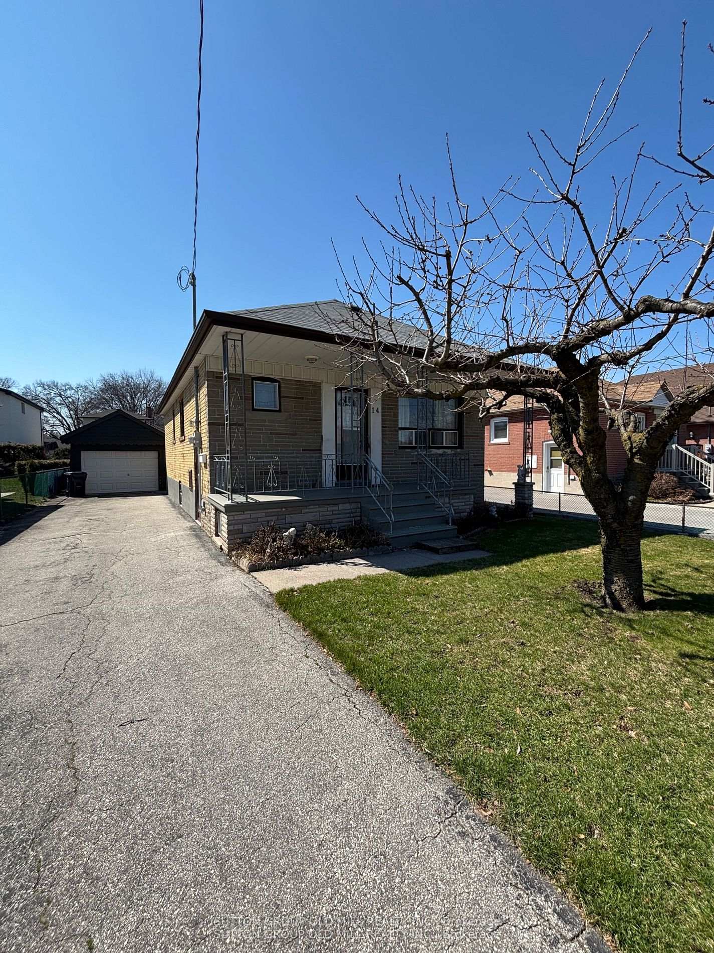 14 Ashmore Avenue 