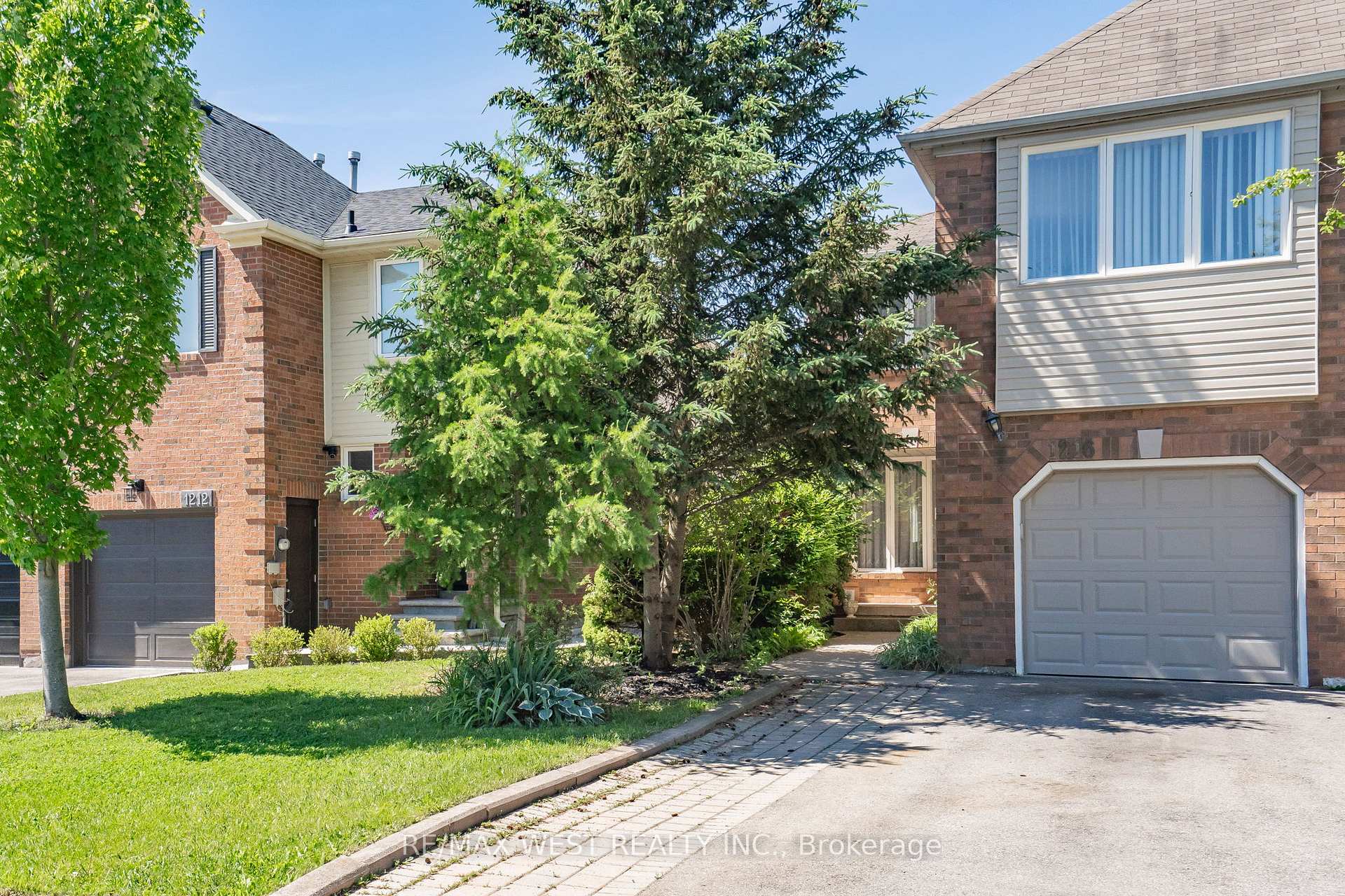 1216 Leewood Drive 