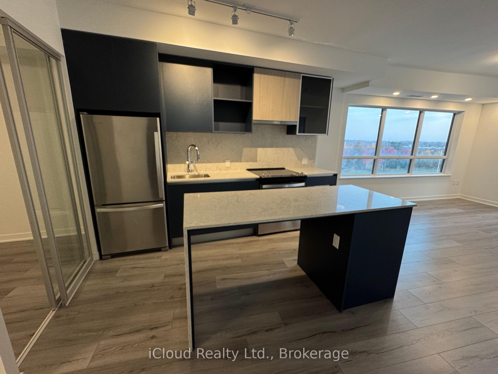 395 Dundas Street W #417