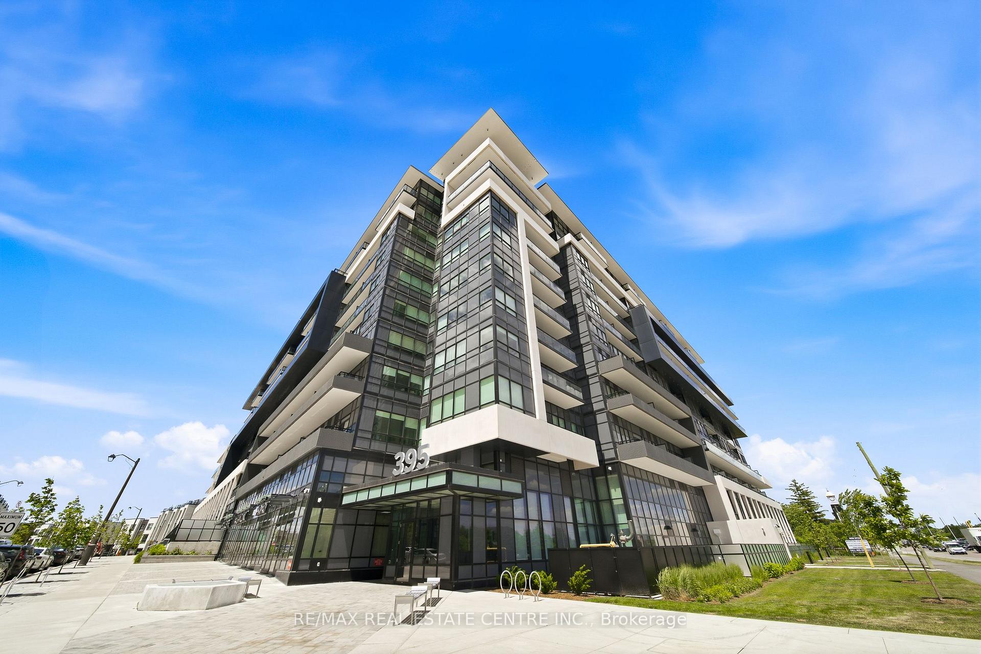 395 Dundas Street W #221