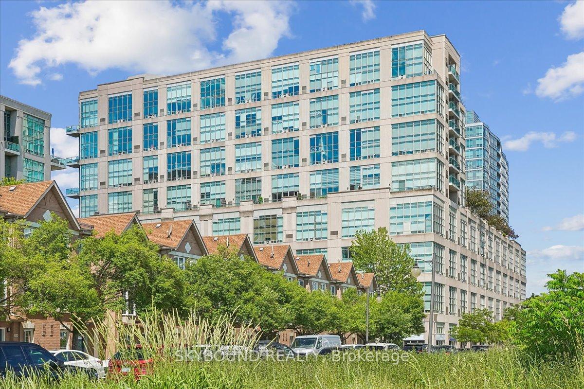 300 Manitoba Street  #302