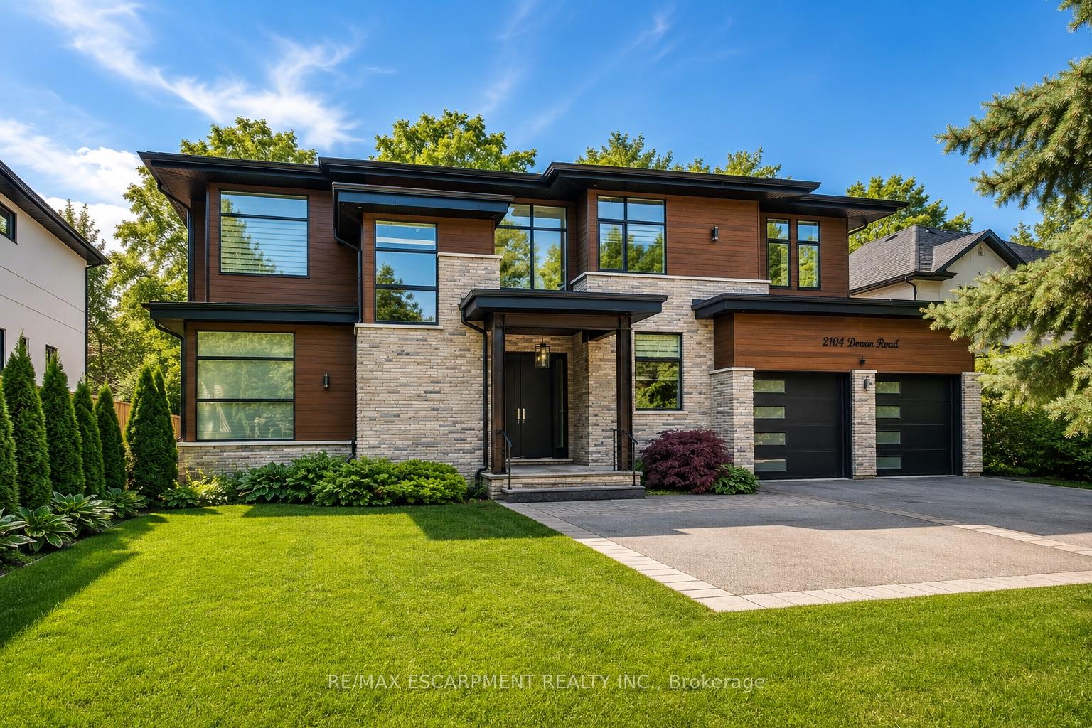 2104 DEVON Road 