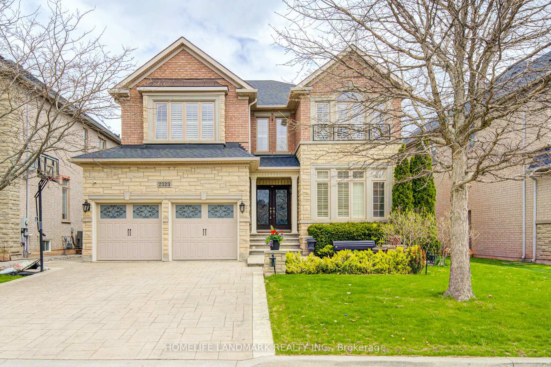 2323 Awenda Drive 