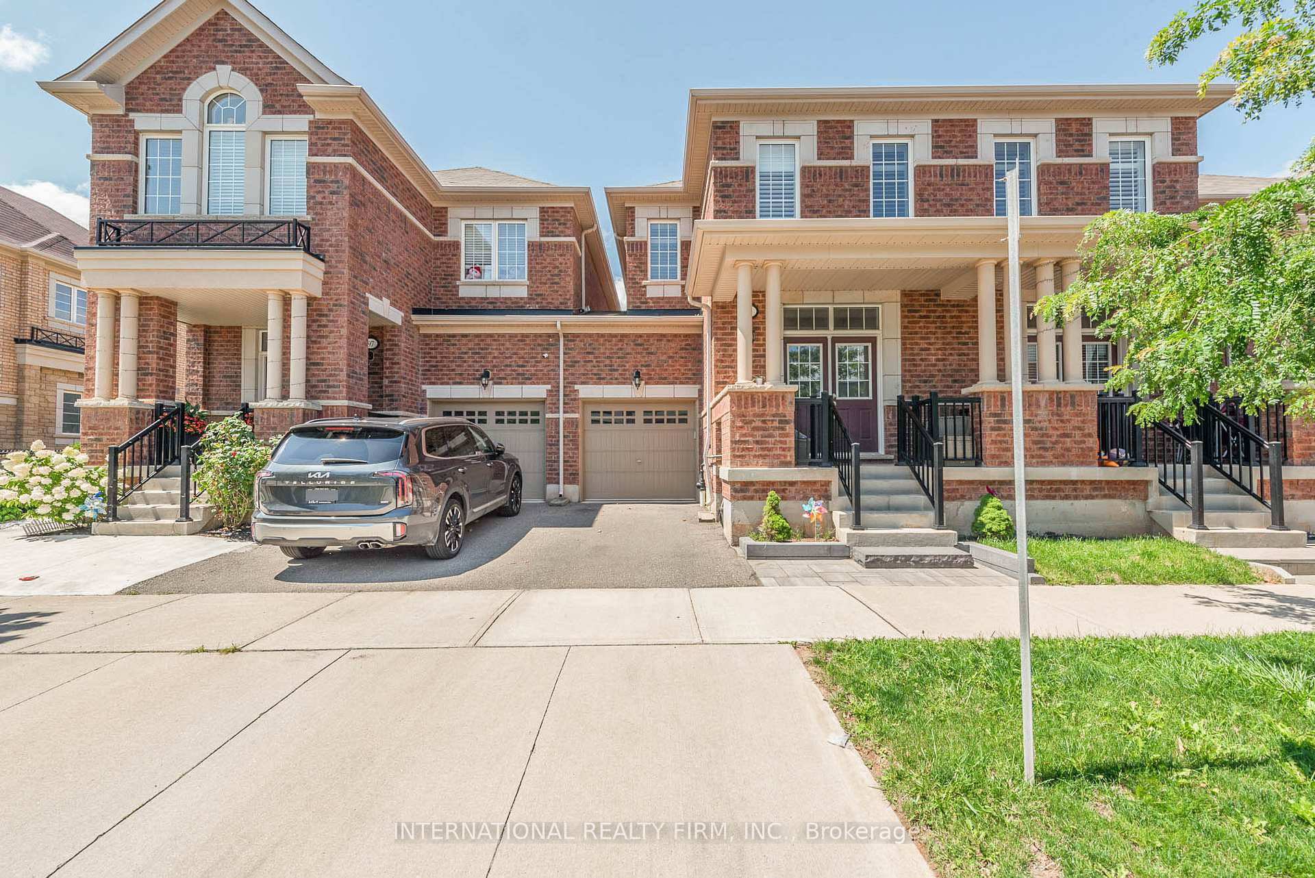 99 Huguenot Road 