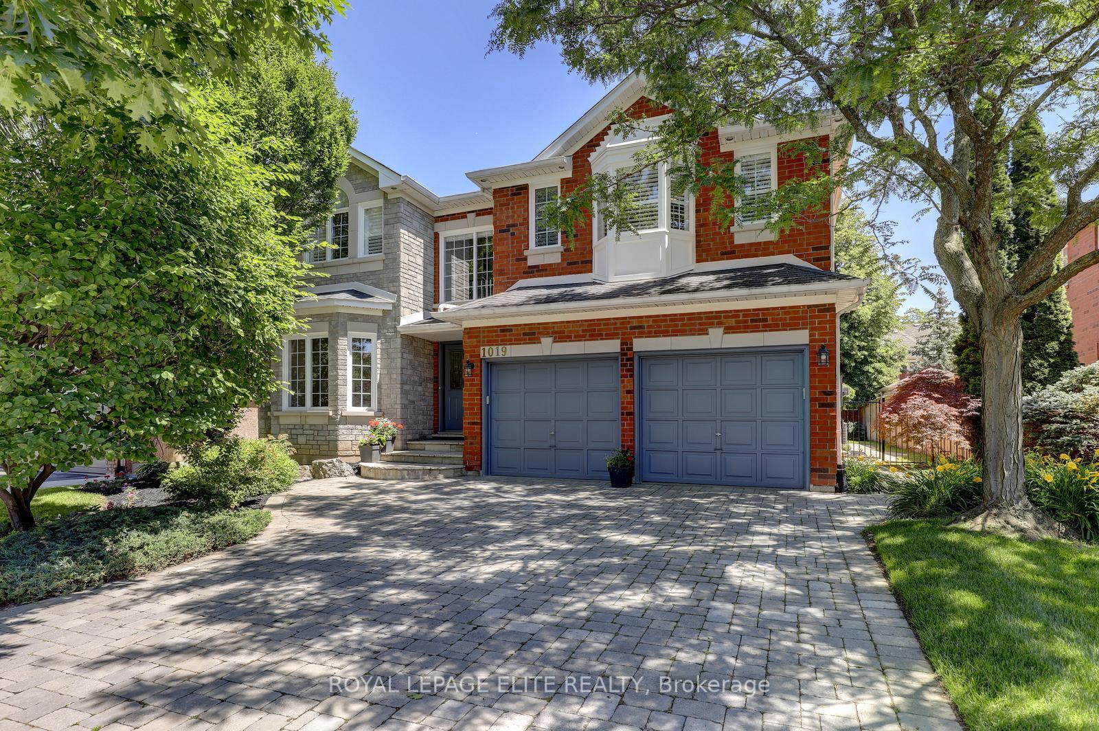 1019 Skyvalley Crescent 
