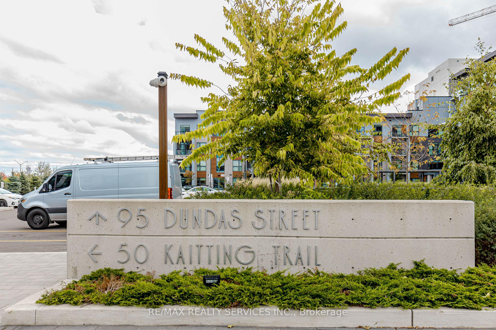 95 Dundas Street W #101