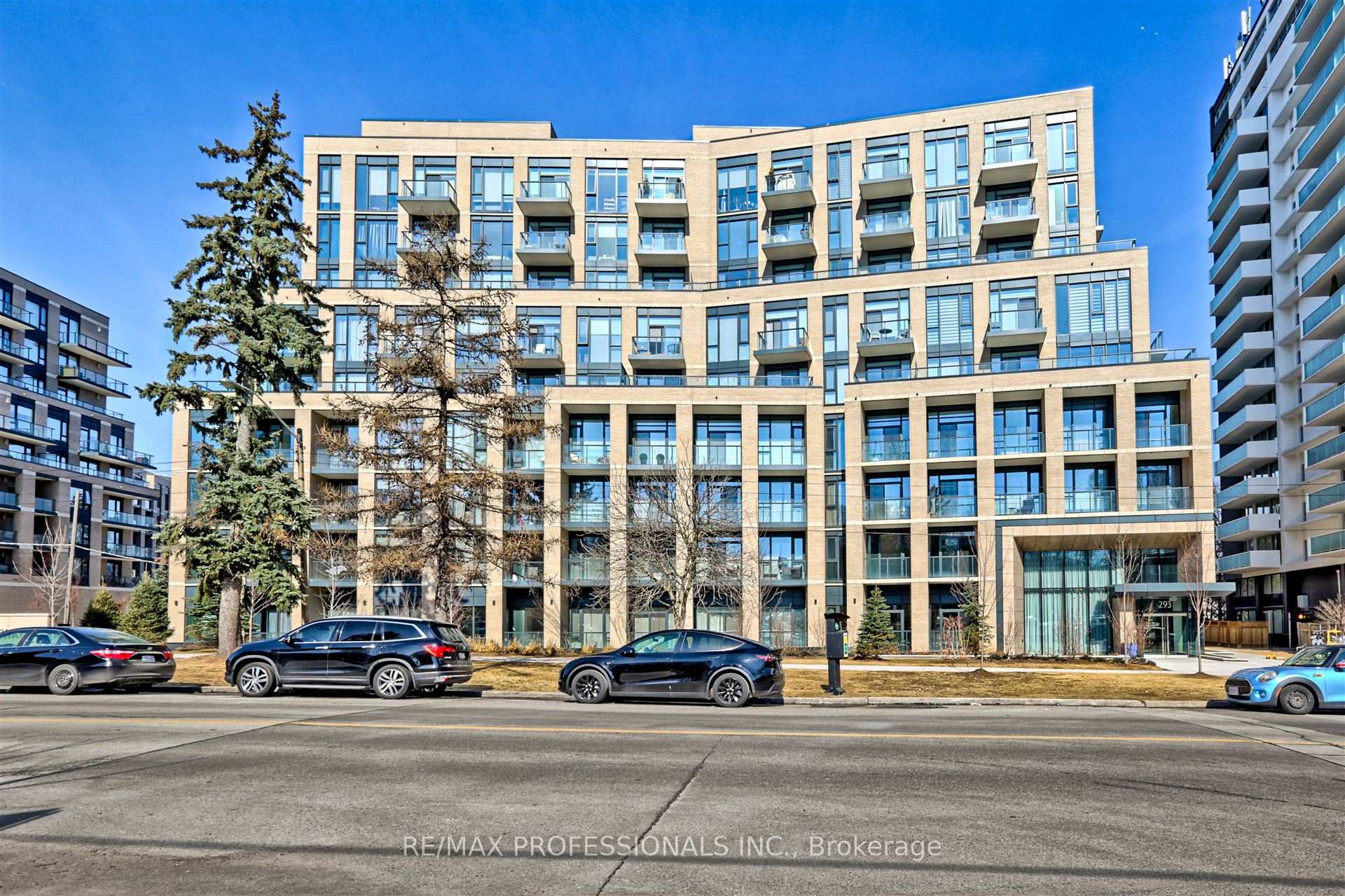 293 The Kingsway N/A  #907