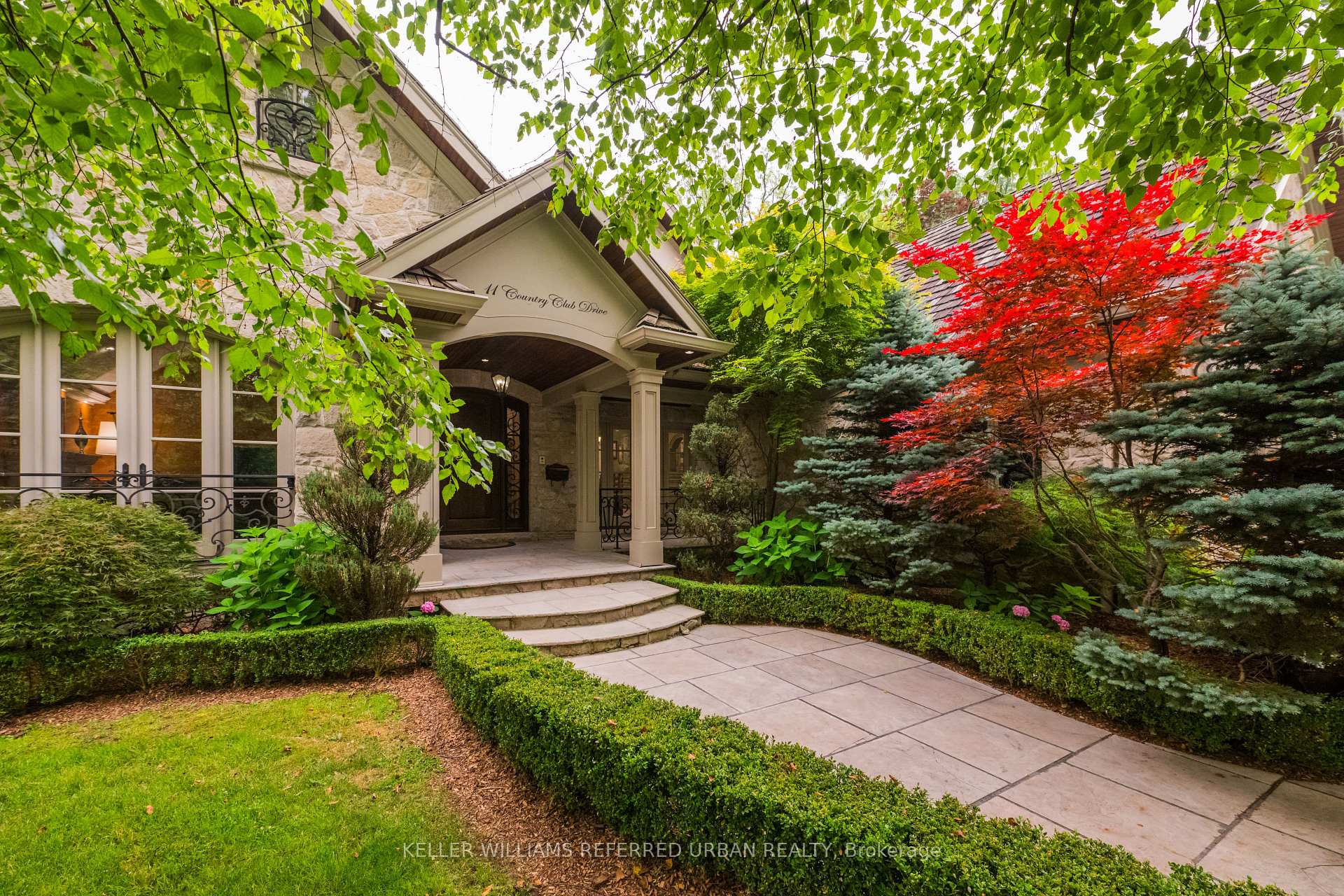 11 Country Club Drive 