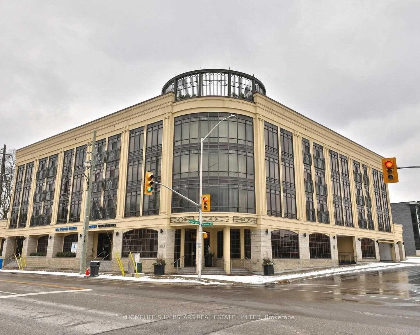 205 Lakeshore Road W #302