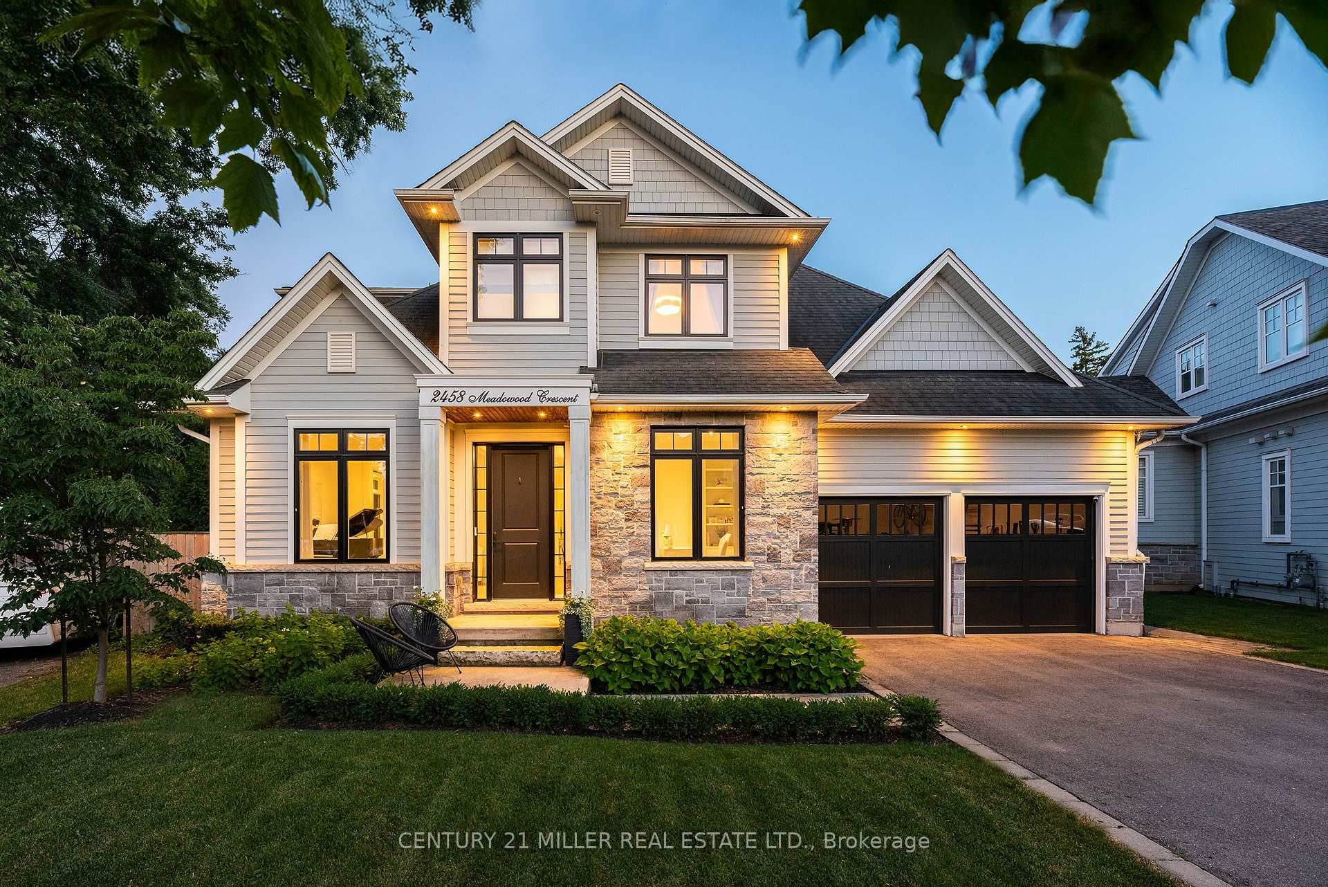 2458 Meadowood Crescent 