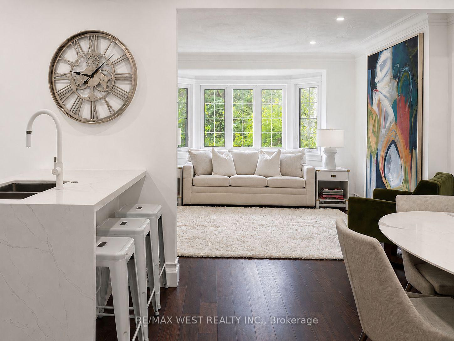 12 Brentwood Road S