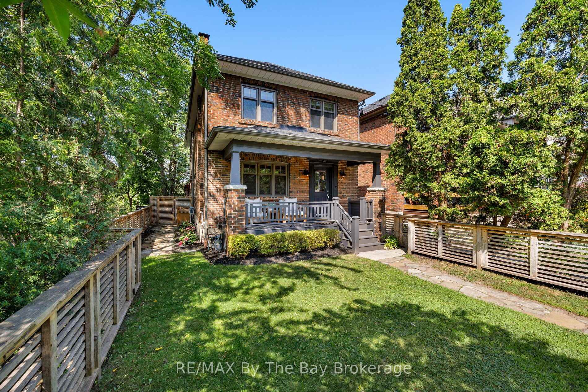 44 Rambert Crescent 