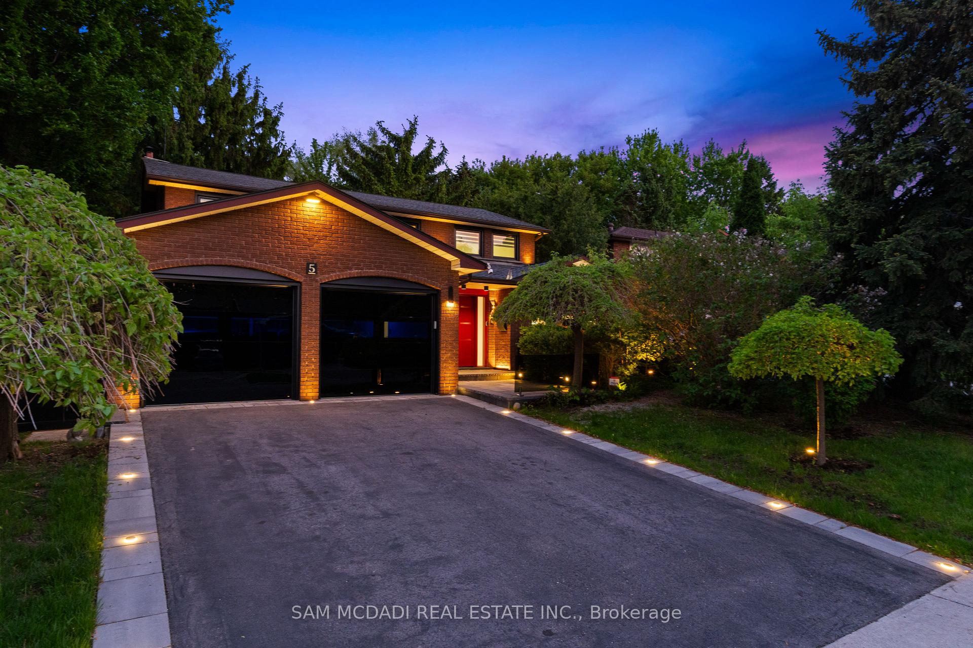 5 Canterbury Crescent 