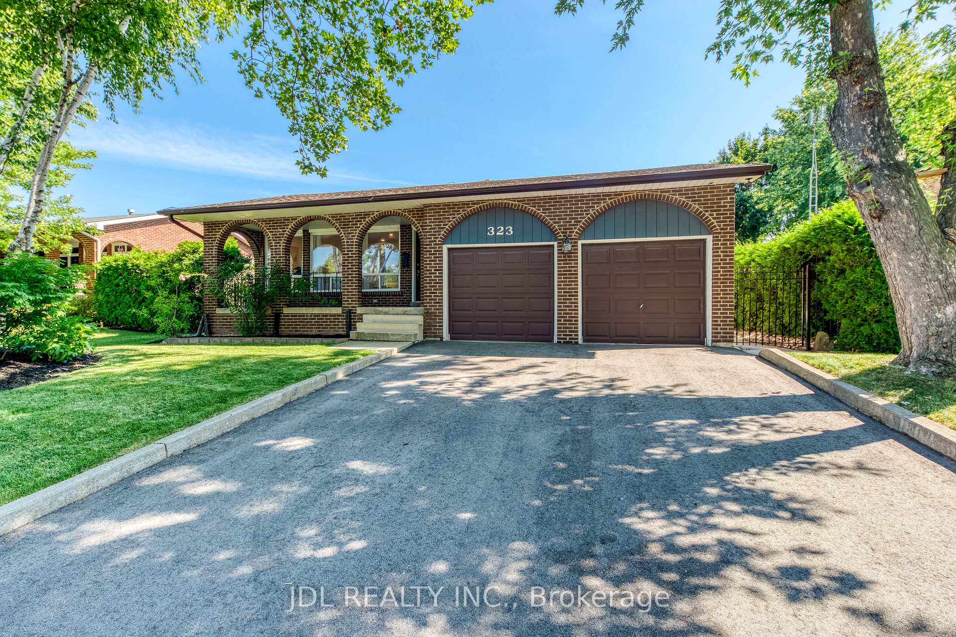 323 Warminster Drive S