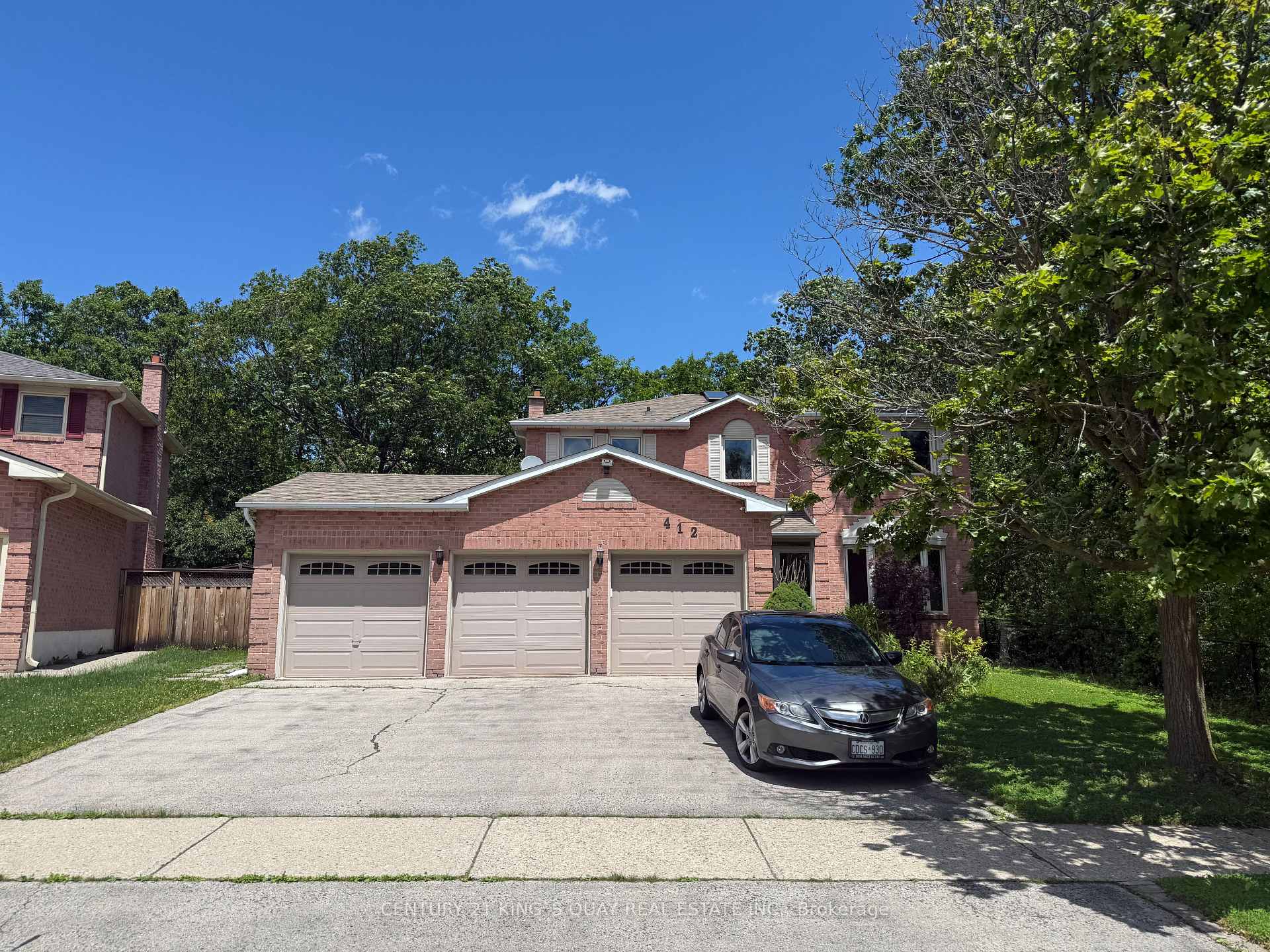 412 Freeman Crescent 