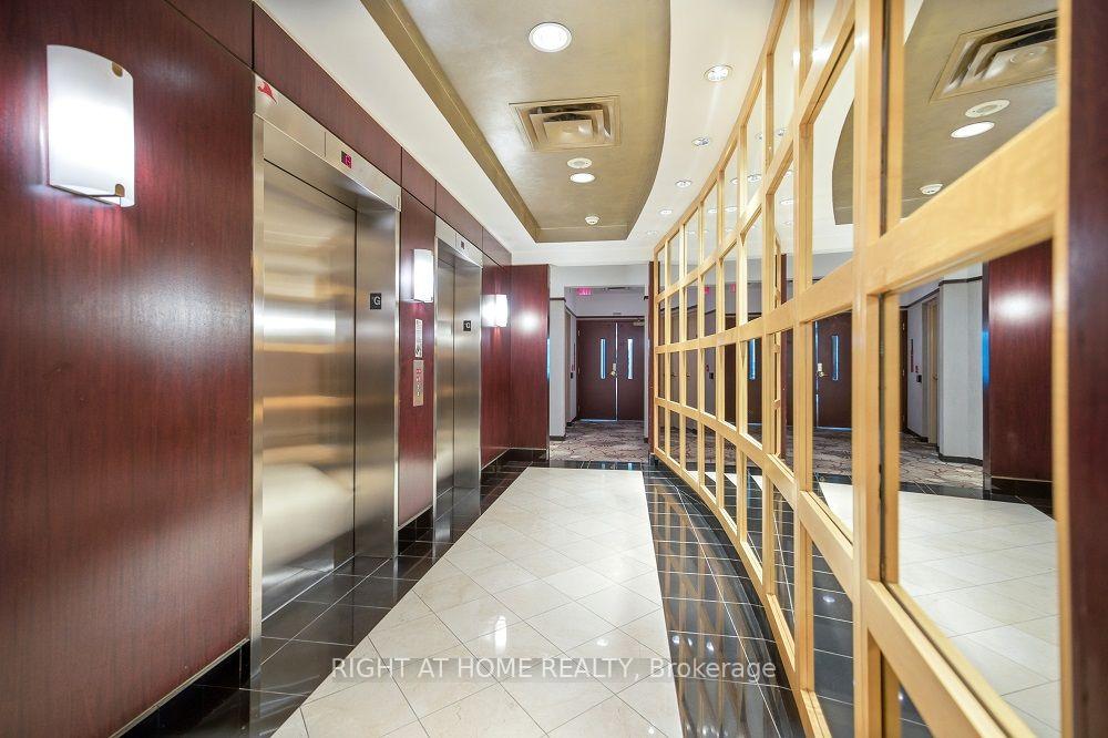 2111 Lake Shore Boulevard W #508
