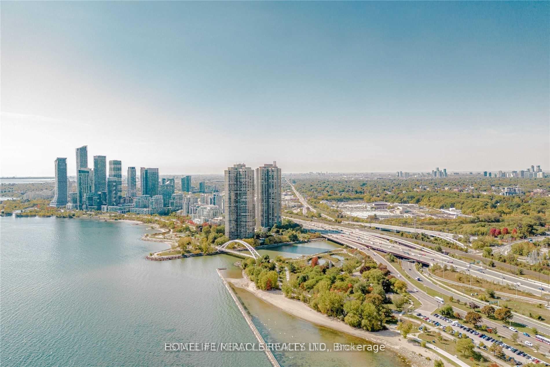 1928 Lakeshore Boulevard W