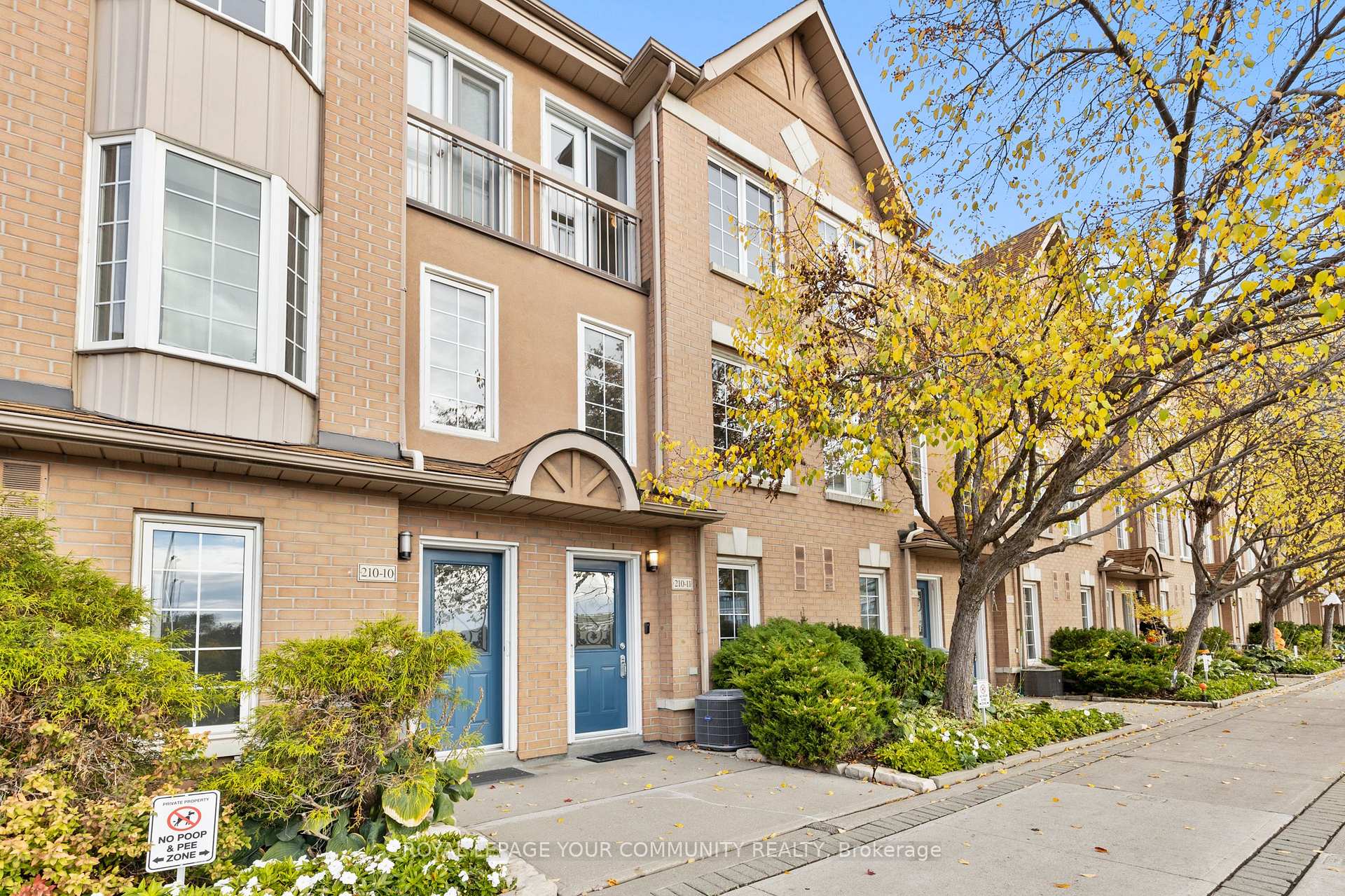 210 Manitoba Street  #11