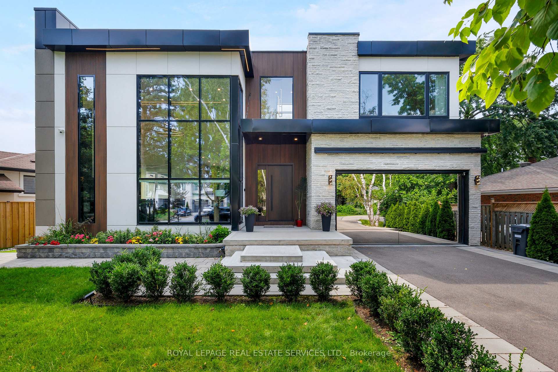 564 Stonecliffe Road 