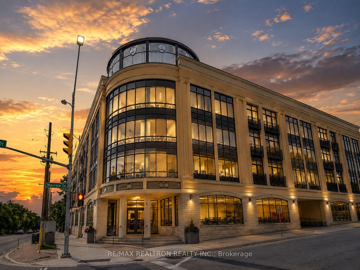 205 Lakeshore Road W #201