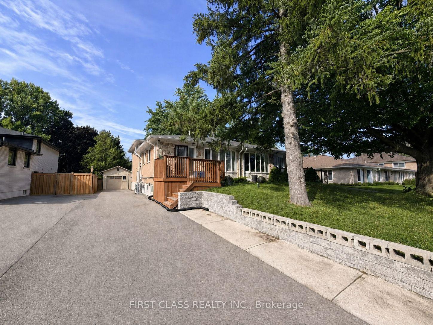 1323 Redbank Crescent 