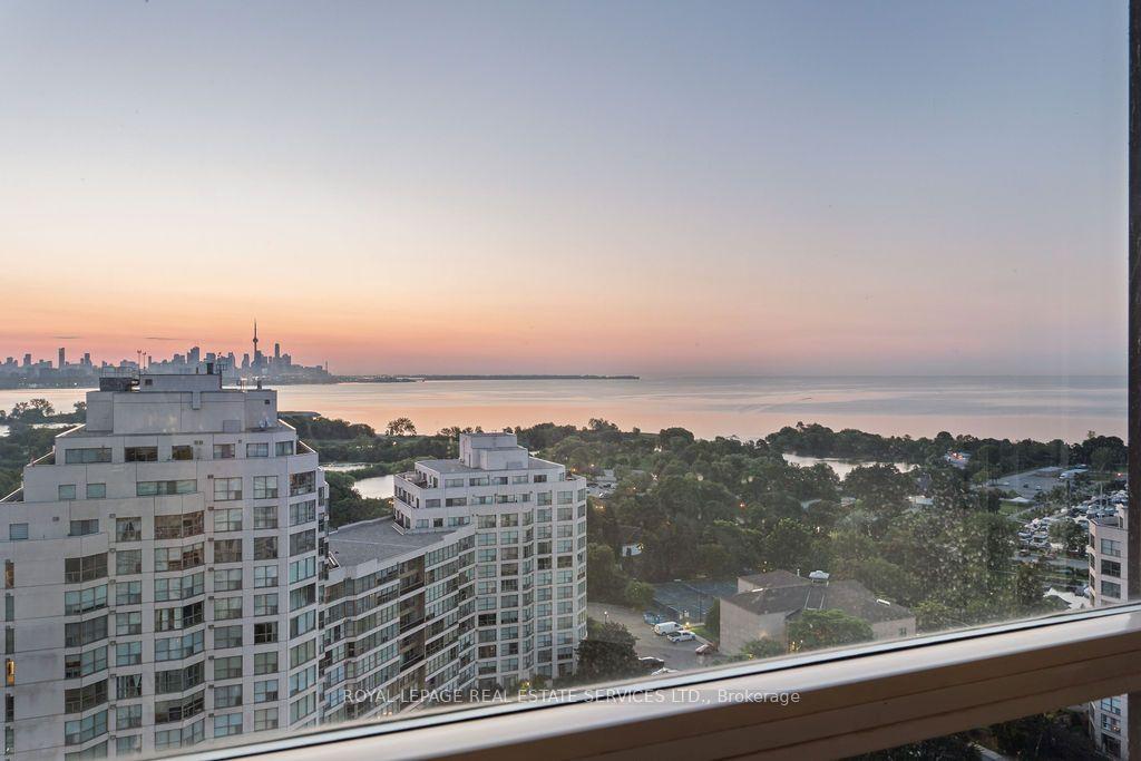 2269 Lake Shore Boulevard W #2105