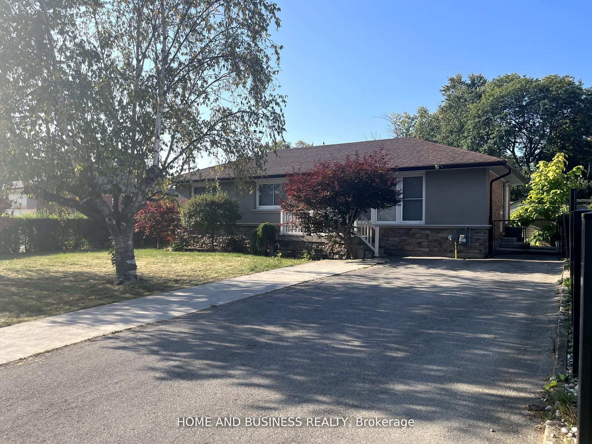376 Ashbury Road 