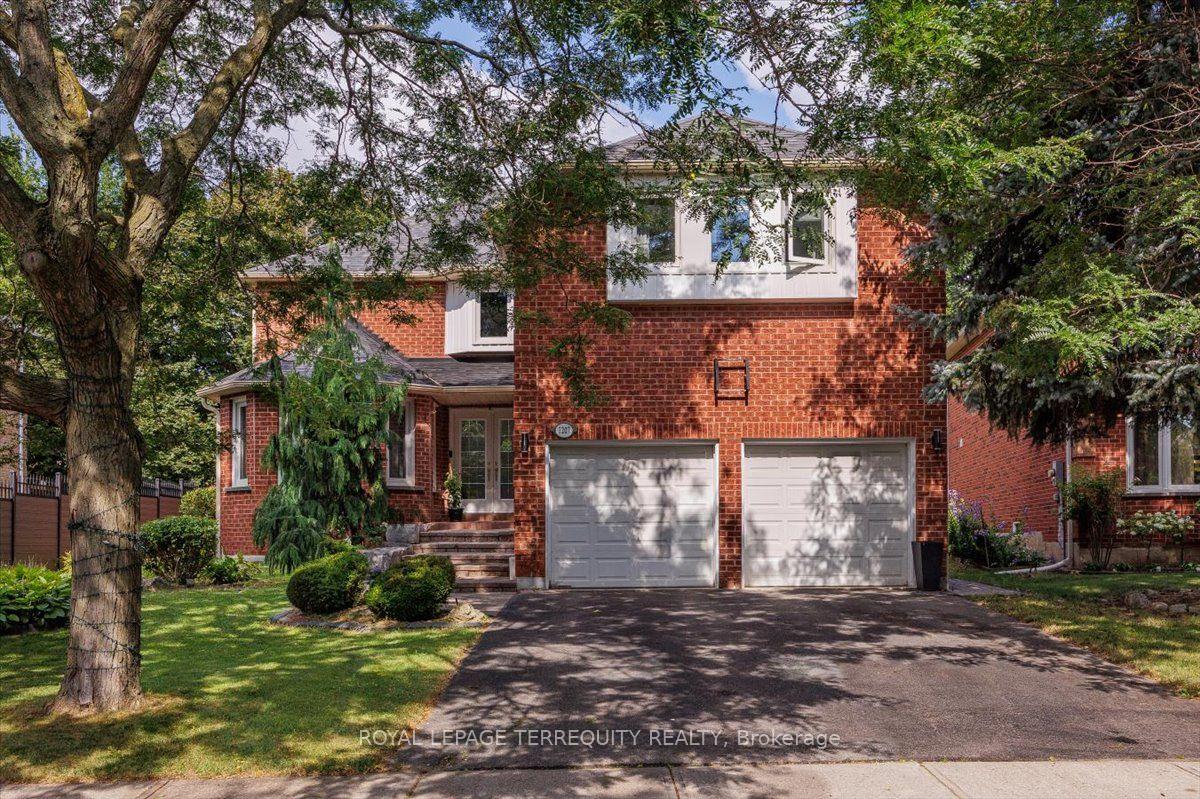 1207 Dogwood Crescent 