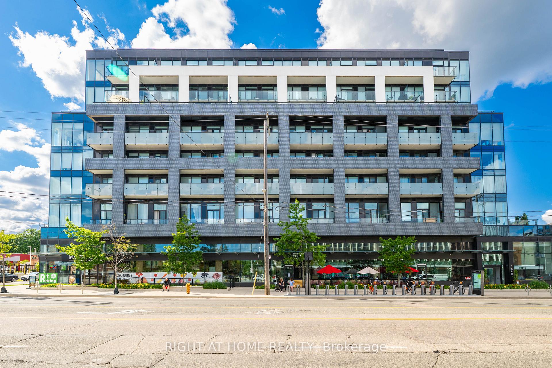 4208 Dundas Street W #414