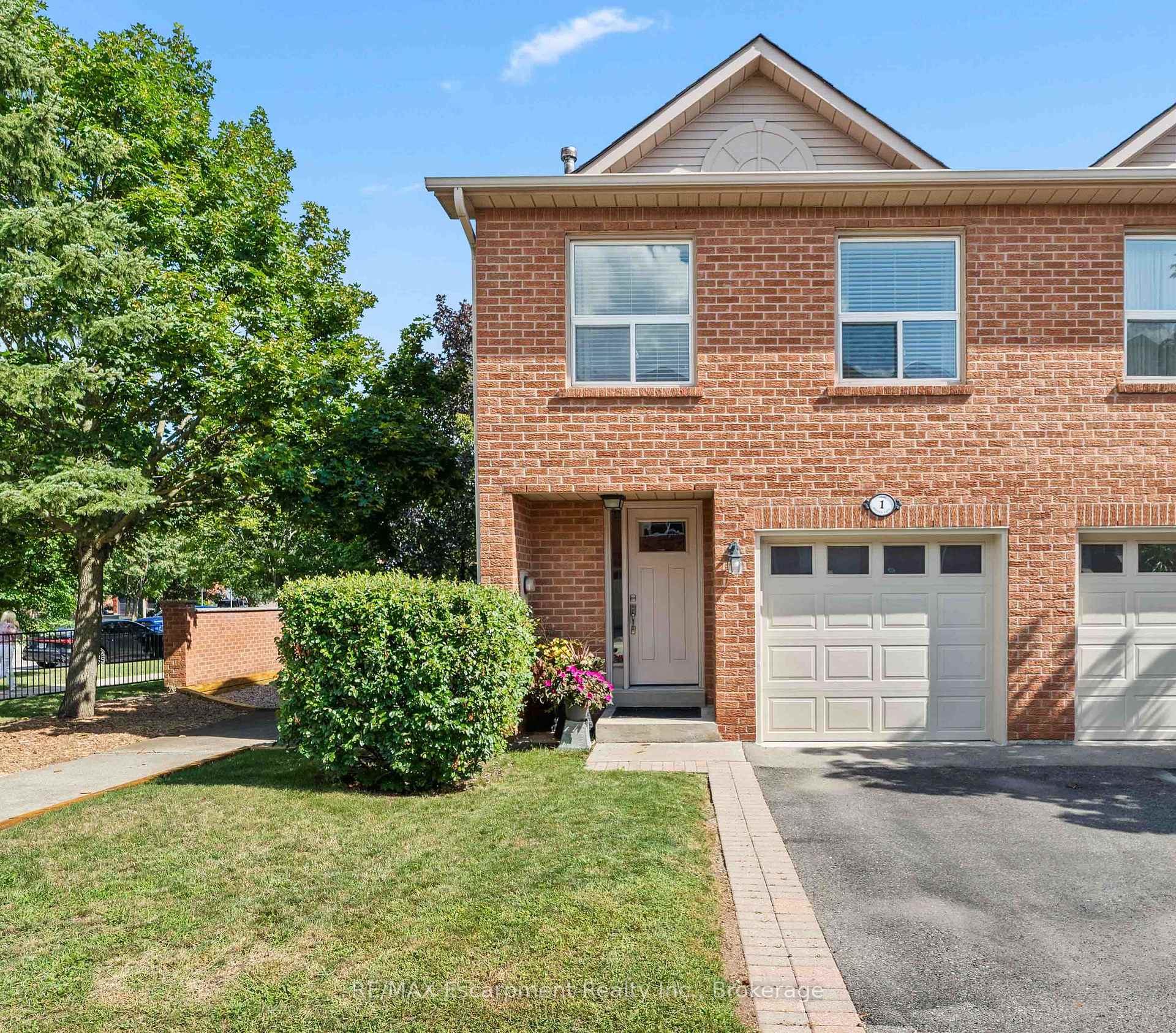 1500 Reeves Gate  #1