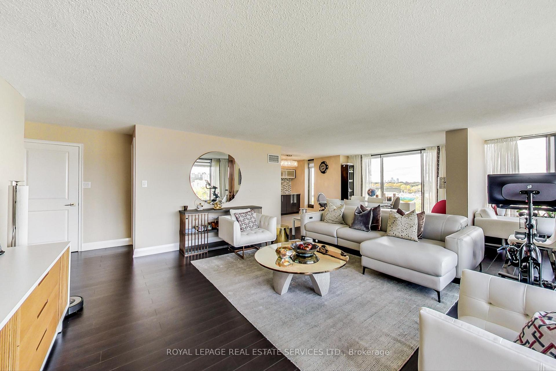 2045 Lake Shore Boulevard W #1110