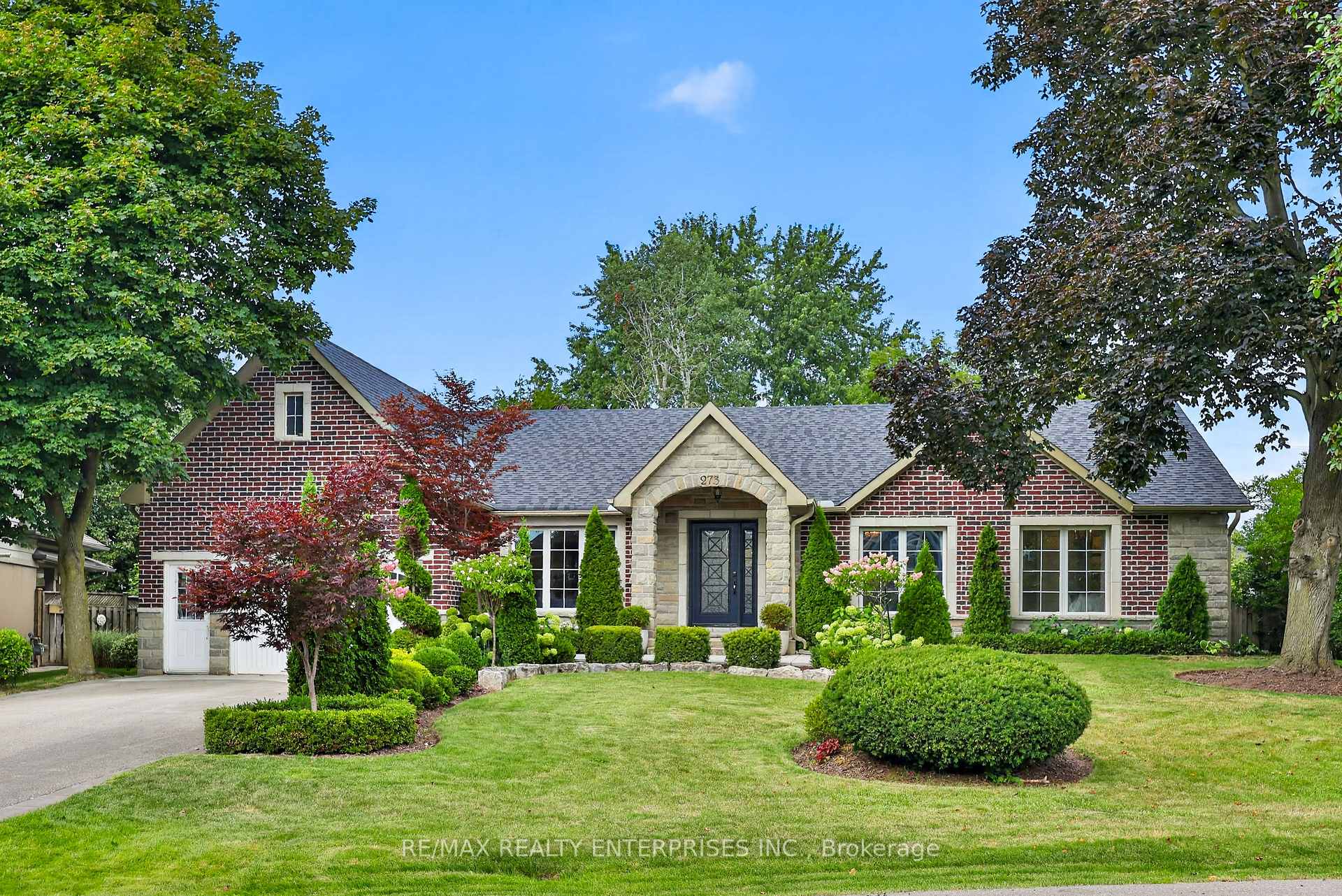273 Savoy Crescent 