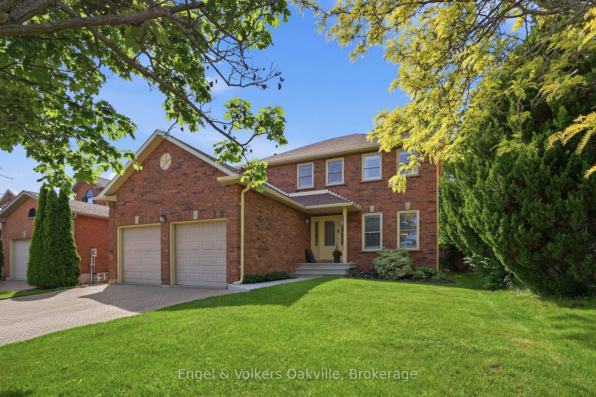 1245 Creekside Drive 