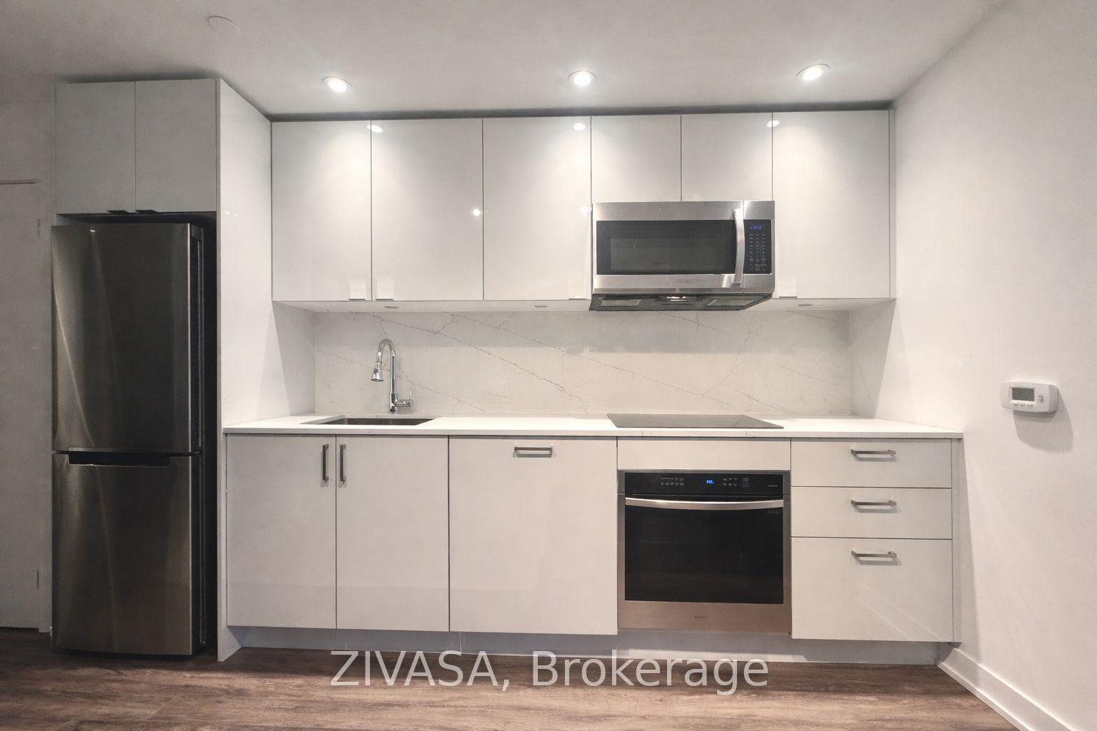 1926 Lakeshore Boulevard W #3911