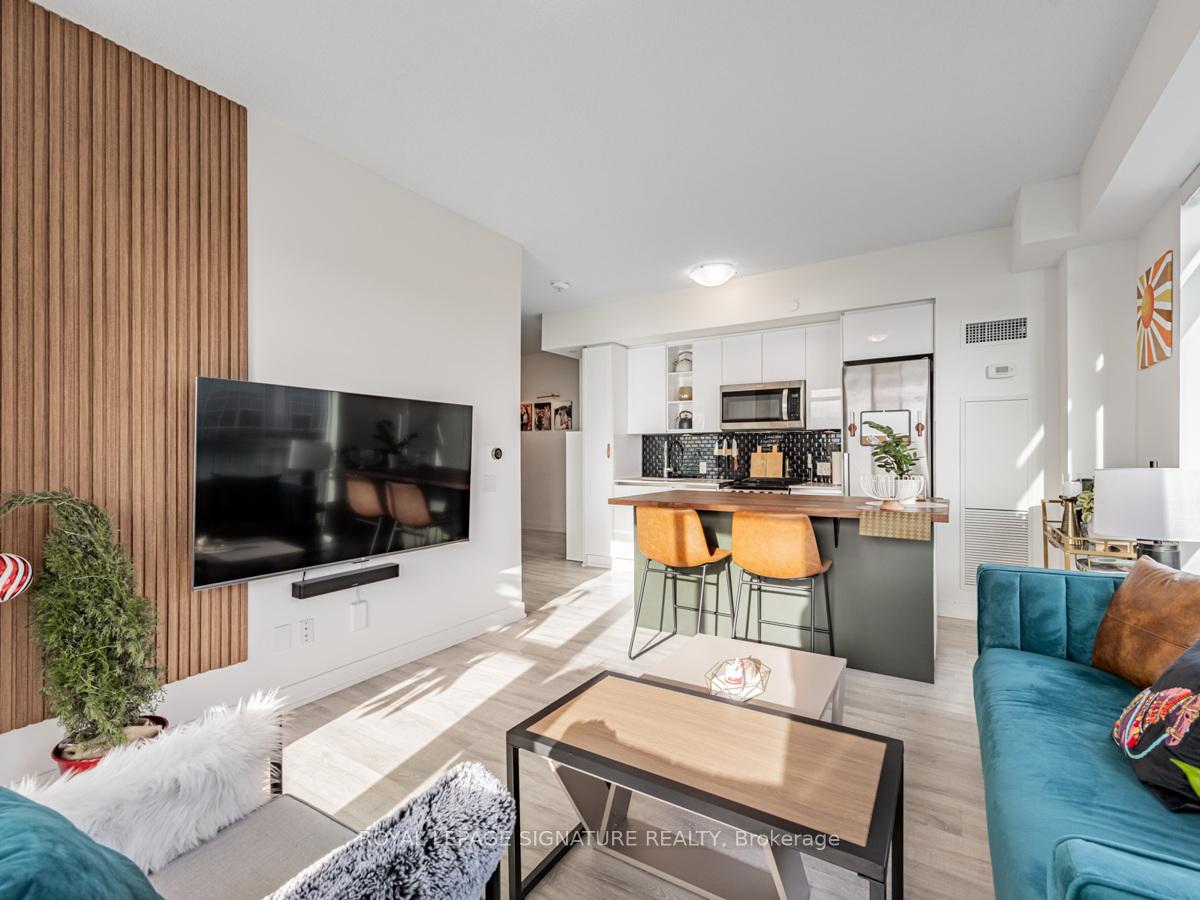 251 Manitoba Street  #2704