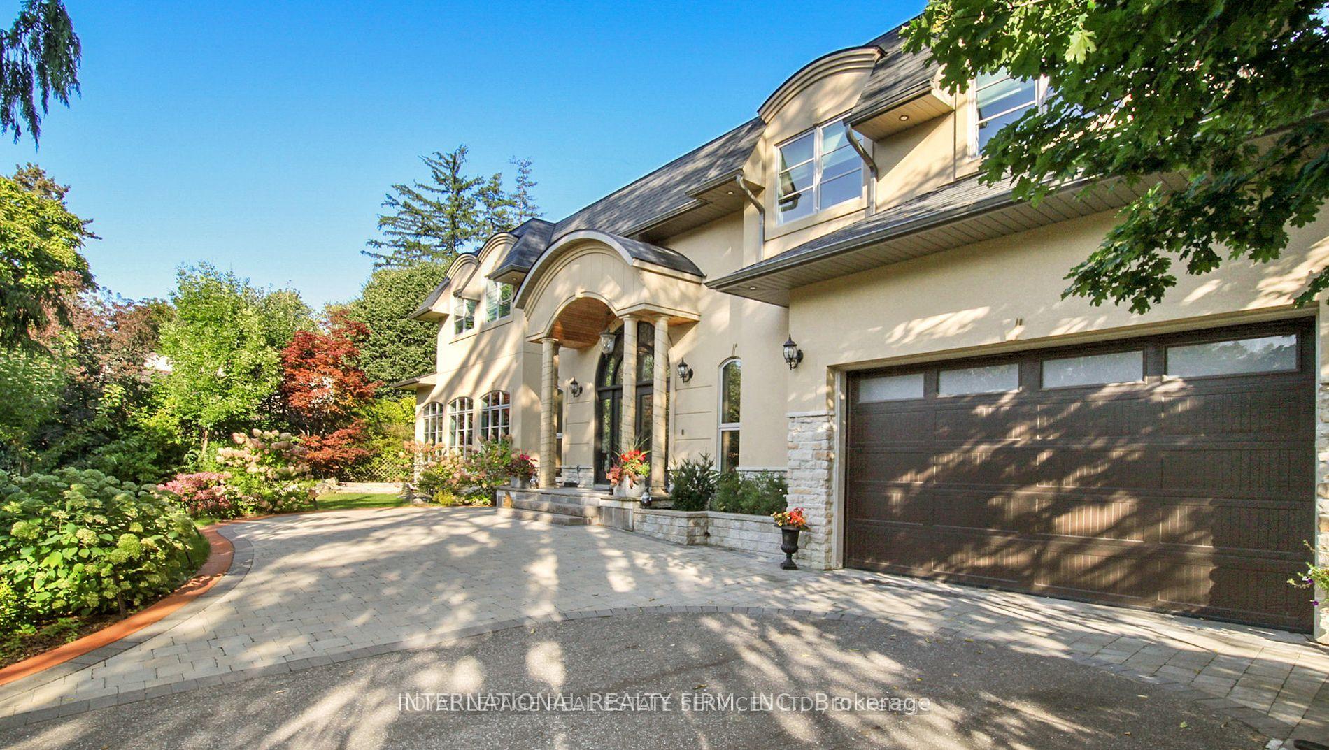 1286 Cambridge Drive 