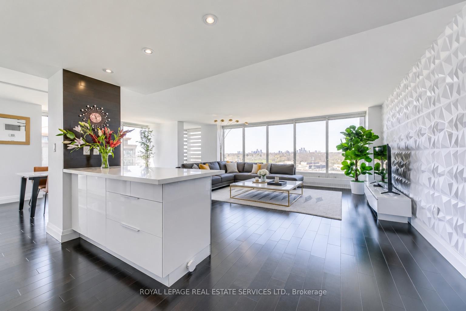 2045 Lake Shore Boulevard W #1607