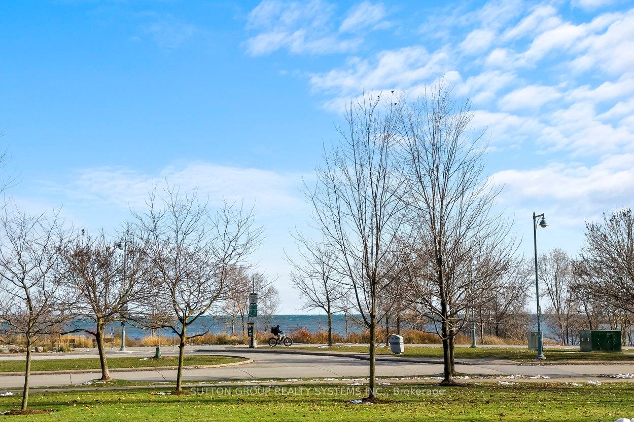 2095 Lake Shore Boulevard W #102