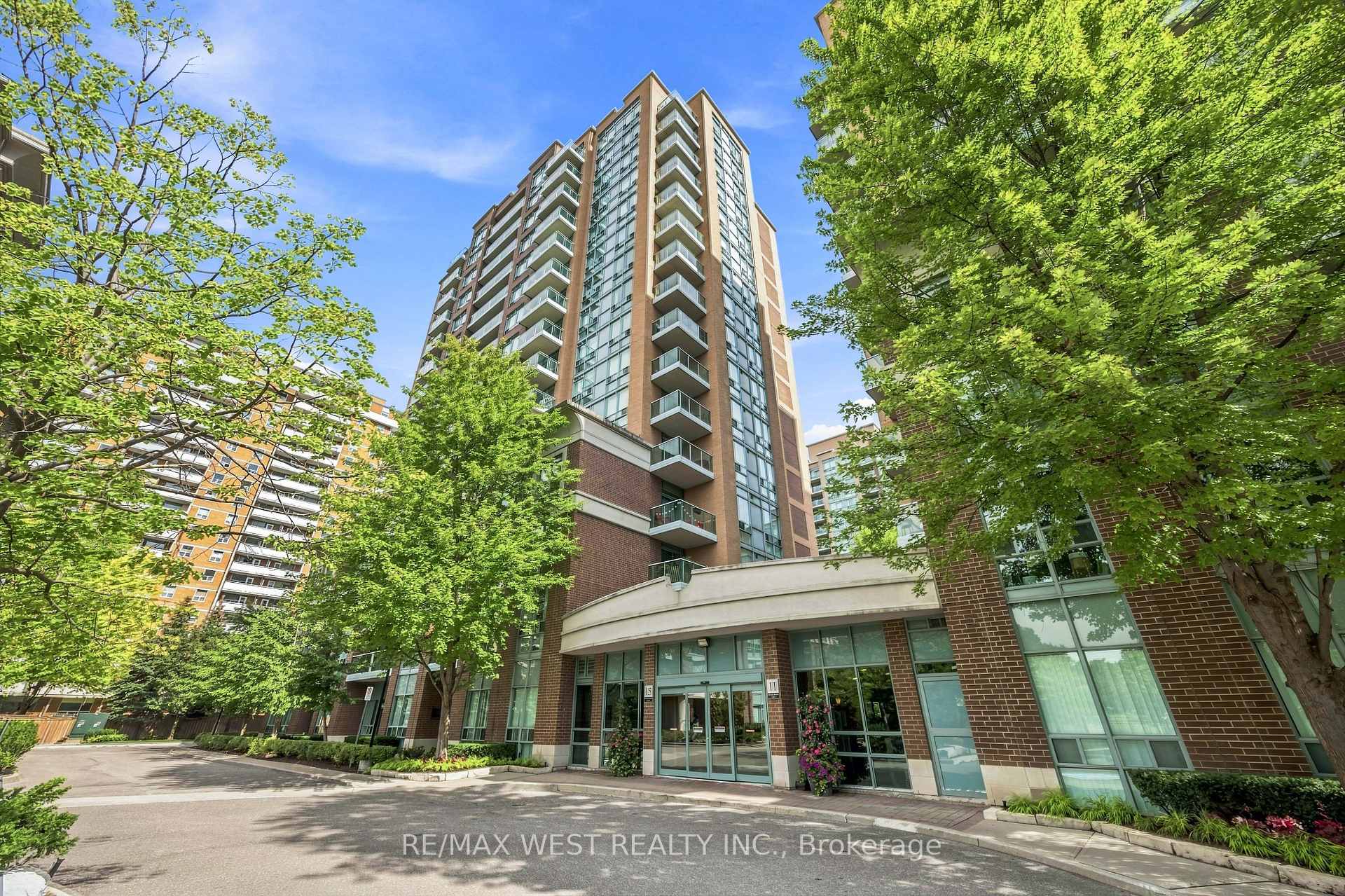 15 Michael Power Place  #809