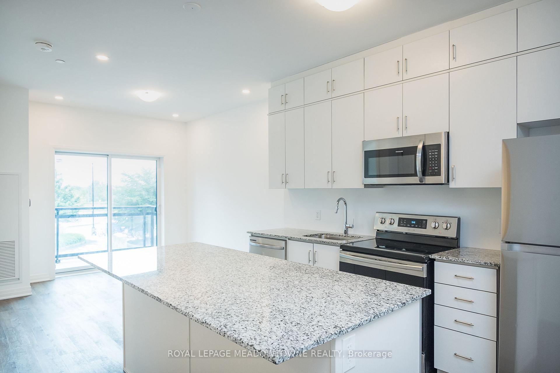 102 Grovewood Common  #205